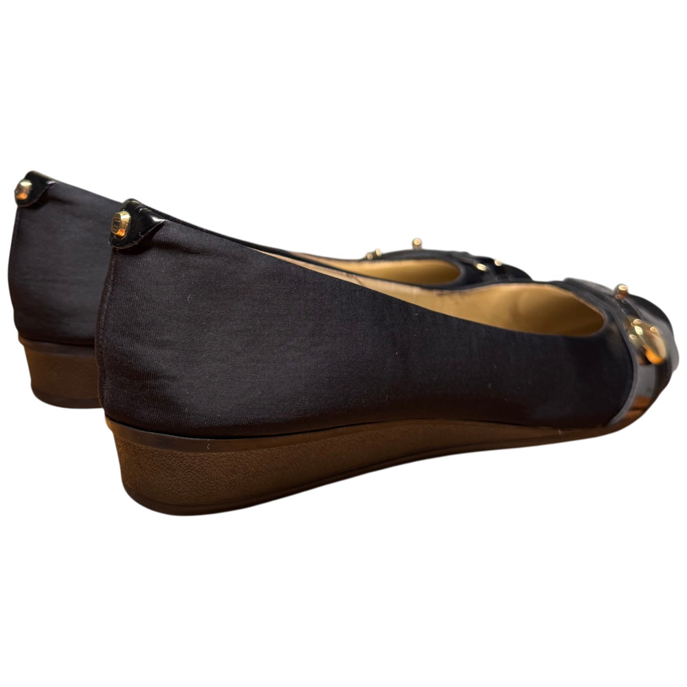 BANDOLINO Vermillion Women's 8 Black Wedge Flats Comfort Shoes Gold Buckle - Picture 2 of 12